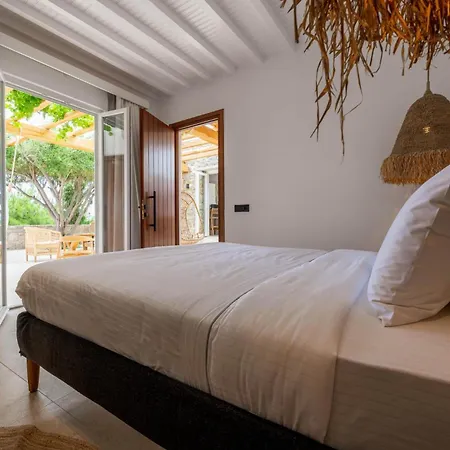 Nomade 4 Bd In Psarou Villa *